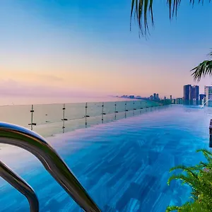 peninsula-hotel-danang.hotelsofhoian.com/